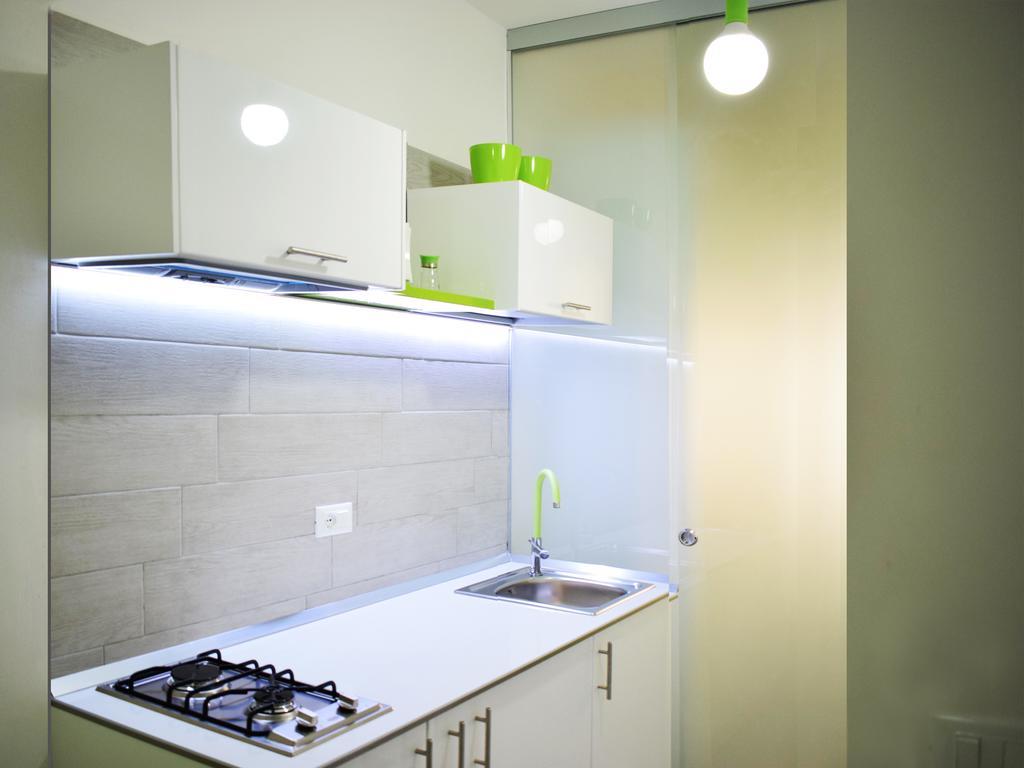 Shower Shows Marsala Exterior photo