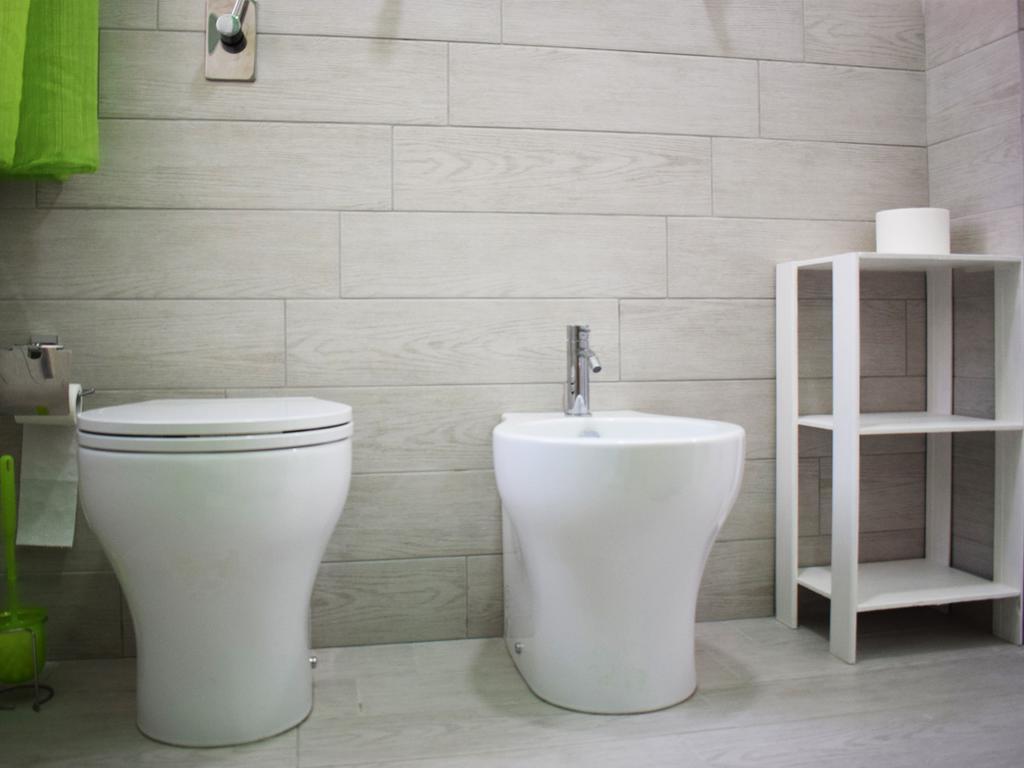 Shower Shows Marsala Exterior photo