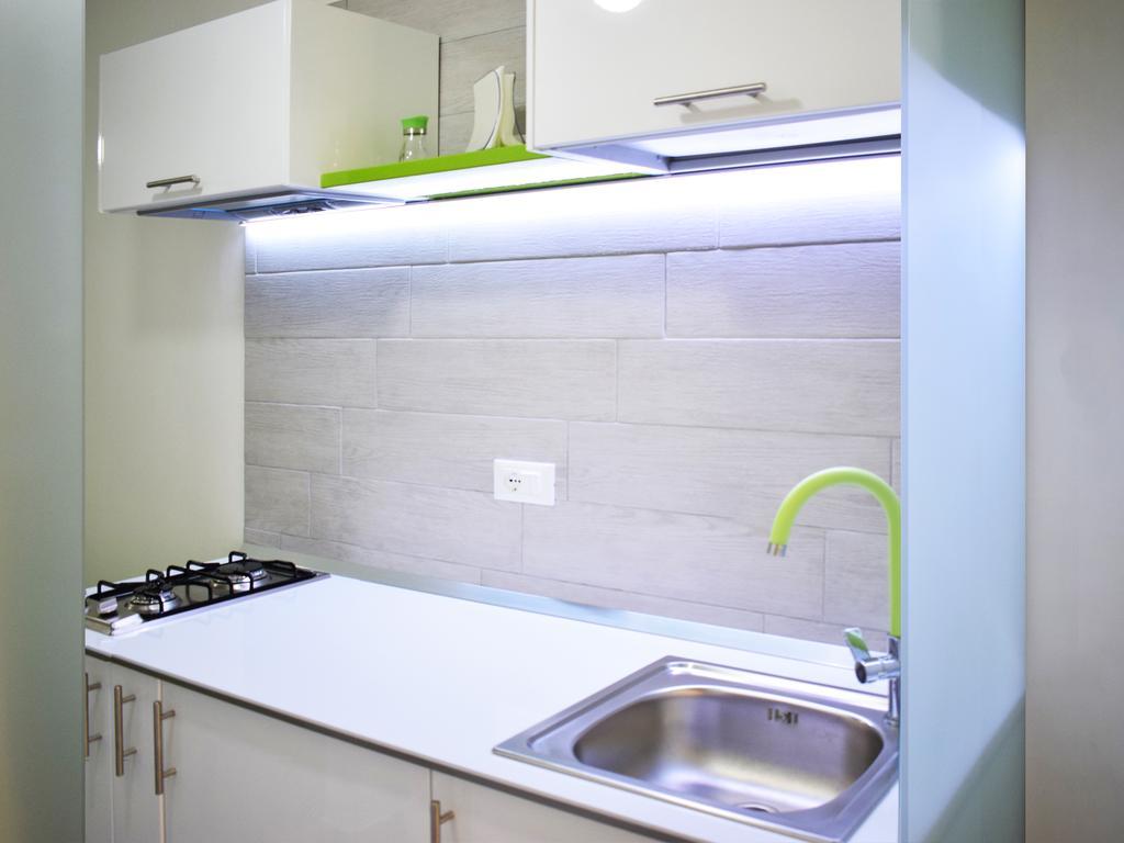 Shower Shows Marsala Exterior photo